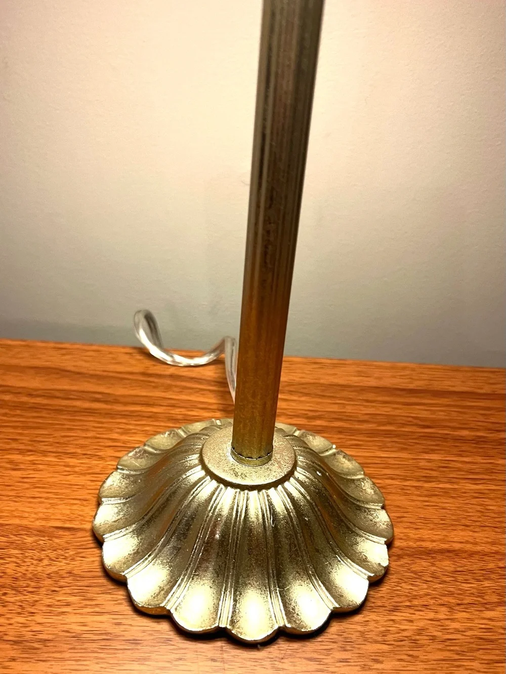NEW Coral Roses In Bloom Flower Table Lamp Gold Base Romantic Home decor 21